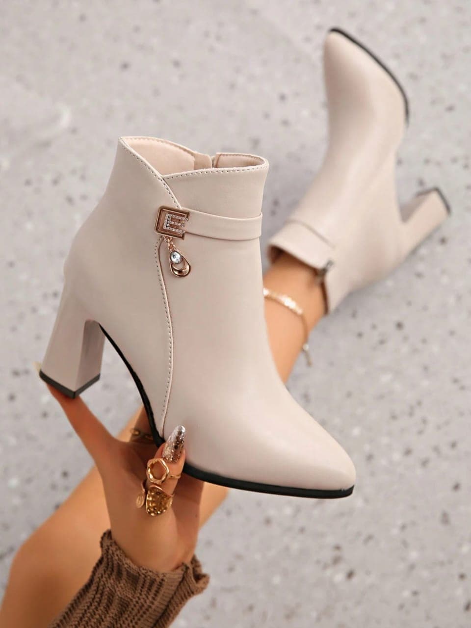 L101SN Women's Pointed-Toe Chunky High-Heel Ankle Boots