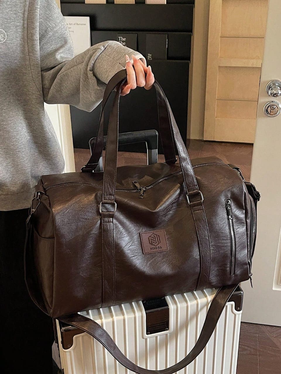 L107SN Large Capacity Multi-Pocket Travel & Sports Bag